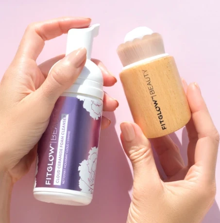 Rowan Clothing Co. Fitglow Cloud Cleansing Kit: Cleanser And Brush 3 Rowan Clothing Co. Fitglow Cloud Cleansing Kit: Cleanser And Brush